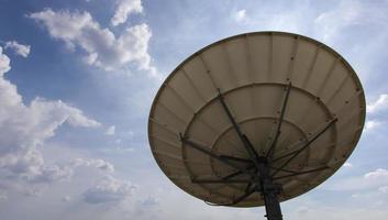 parabola satellitare per le telecomunicazioni