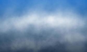 nebbia blu brillante o sfondo isolato di colore fumo per effetto. foto