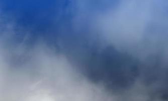 Napoleone blu nebbia o fumo colore sfondo isolato per effetto. foto