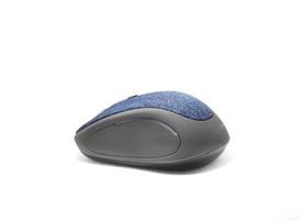 mouse per computer blu dalla forma meravigliosa con un design moderno ed ergonomico ed ergonomia come mouse wireless su sfondo bianco separato. foto