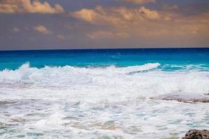 carta da parati in schiuma di onde marine foto