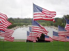 bandiere americane a st. Louis, Missouri, ricordando l'11 settembre foto