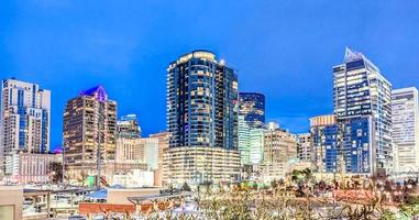 alba mattutina sopra lo skyline della città di Charlotte in centro foto