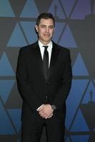 los angeles nov 18 - cantante josh al decimo premio annuale dei governatori presso la sala da ballo ray dolby il 18 novembre 2018 a los angeles, ca foto