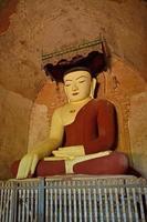 statua di Buddha nel tempio. bagan, myanmar (birmania) foto