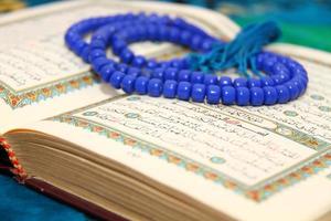 leggendo il santo Corano