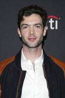 los angeles - 24 marzo ethan peck al paleyfest - scoperta di star trek e evento della zona crepuscolare al teatro dolby il 24 marzo 2019 a los angeles, ca foto