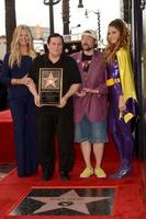 los angeles 9 gennaio - nancy o dell, burt ward, kevin smith, maria menounos alla cerimonia della stella di burt ward sulla hollywood walk of fame il 9 gennaio 2020 a los angeles, ca foto