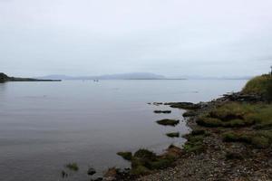 una vista della campagna sull'isola di Skye in Scozia foto
