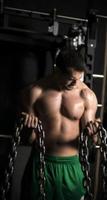 bodybuilding uomo di sollevamento pesi foto