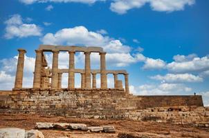 famoso tempio greco poseidon, capo sounion in grecia foto