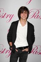 los angeles, 19 gennaio - Billy Unger arriva alla festa del quattordicesimo compleanno di Cody Simpson al pacific Park al molo di santa monica il 19 gennaio 2011 a santa monica, ca foto