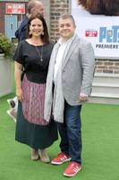 los angeles 2 giugno - meredith salenger, patton oswalt alla prima della vita segreta degli animali domestici 2 al teatro del villaggio il 2 giugno 2019 a westwood, ca foto