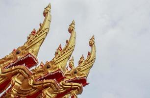 grande tempio serpente in stile tailandese settentrionale,