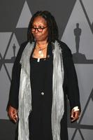 los angeles nov 11 - whoopi goldberg all'ampas 9th Annual Governors Awards presso la sala da ballo dolby l'11 novembre 2017 a los angeles, ca foto