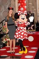 los angeles - gen 22 heidi klum, minnie mouse alla cerimonia della stella di minnie mouse sulla hollywood walk of fame il 22 gennaio 2018 a hollywood, ca foto