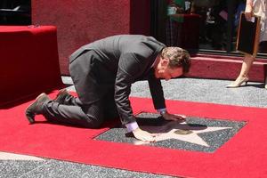 los angeles, 16 luglio - bryan cranston alla cerimonia della stella della passeggiata di fama di hollywood per bryan cranston all'hotel redbury il 16 luglio 2013 a los angeles, ca foto