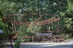 carosello, città di pripyat nella zona di esclusione di chernobyl, ucraina foto