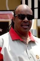 los angeles, 19 maggio - stevie wonder al chaka kahn hollywood walk of fame star cerimonia a hollywood blvd il 19 maggio 2011 a los angeles, ca foto