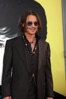 los angeles, 7 maggio - johnny depp arriva alle ombre scure, los angeles premiere al teatro cinese grauman il 7 maggio 2012 a los angeles, ca foto