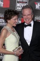 los angeles, 14 gennaio - annette bening, warren beatty arriva al 16° premio annuale dei critici cinematografici all'hollywood palladium il 14 gennaio 2011 a los angeles, ca foto