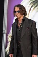 los angeles, 7 maggio - johnny depp arriva alle ombre scure, los angeles premiere al teatro cinese grauman il 7 maggio 2012 a los angeles, ca foto