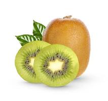 kiwi fresco con foglie isolate su sfondo bianco foto