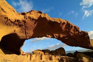 arco naturale nel deserto foto