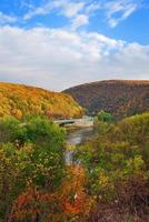 panorama del gap idrico del delaware in autunno foto