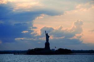 statua della libertà silhouette liberty foto