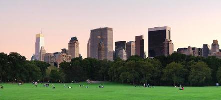 parco centrale di new york city al panorama del tramonto foto