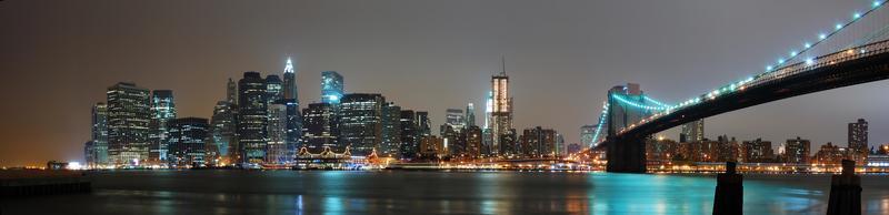 panorama notturno di New York City foto