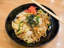 yakisoba, noodle fritti giapponesi foto