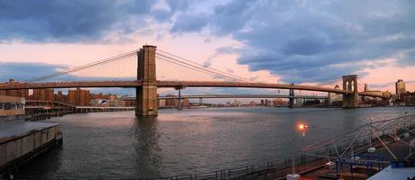 panorama del ponte di brooklyn di new york city foto