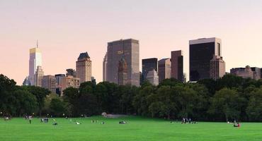 parco centrale di new york city al panorama del tramonto foto