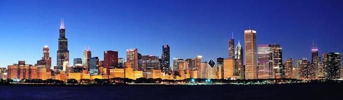 panorama notturno di Chicago foto