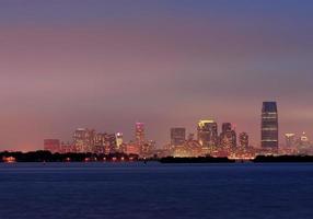 skyline del New Jersey di notte foto