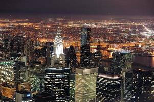 vista aerea dell'orizzonte di New York City Manhattan al crepuscolo foto