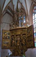 hallstatt, austria, 2017. altare nella chiesa del pellegrinaggio di maria hilf a hallstatt foto