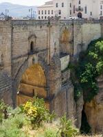 rronda, andalucia, spagna, 2014. vista del nuovo ponte a ronda spagna l'8 maggio 2014. persone non identificate. foto