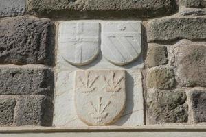 simboli del cavaliere nel castello di bodrum, città di bodrum, turchia foto