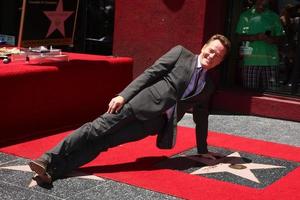 los angeles, 16 luglio - bryan cranston alla cerimonia della stella della passeggiata di fama di hollywood per bryan cranston all'hotel redbury il 16 luglio 2013 a los angeles, ca foto