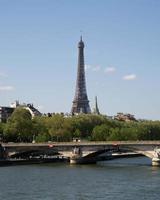 torre eiffel a parigi foto