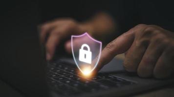 concetto di sicurezza informatica, sicurezza e crittografia delle informazioni, accesso sicuro alle informazioni personali dell'utente, accesso sicuro a Internet, sicurezza informatica foto