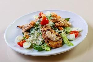 insalata caesar con pollo foto