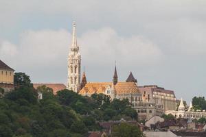 la chiesa di Mattia a budapest, in Ungheria foto