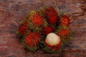 rambutan di frutta esotica dolce tropicale foto