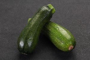 zucchine mature crude foto