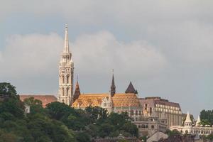 la chiesa di Mattia a budapest, in Ungheria foto