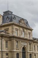 edificio storico a parigi francia foto